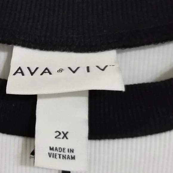 NWT Ava & Viv Ivory Black Trim Tank Top Size 2X - Picture 5 of 6
